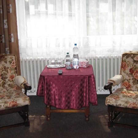 Sunnystreet Guesthouse Стара-Лесна Экстерьер фото