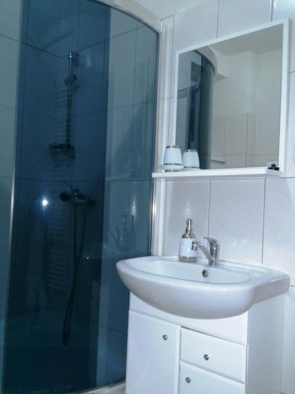 Sunnystreet Guesthouse Стара-Лесна Экстерьер фото