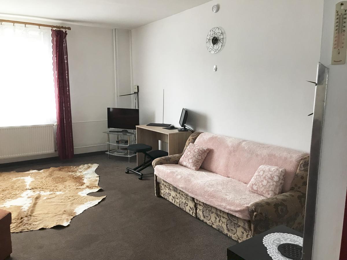 Sunnystreet Guesthouse Стара-Лесна Экстерьер фото