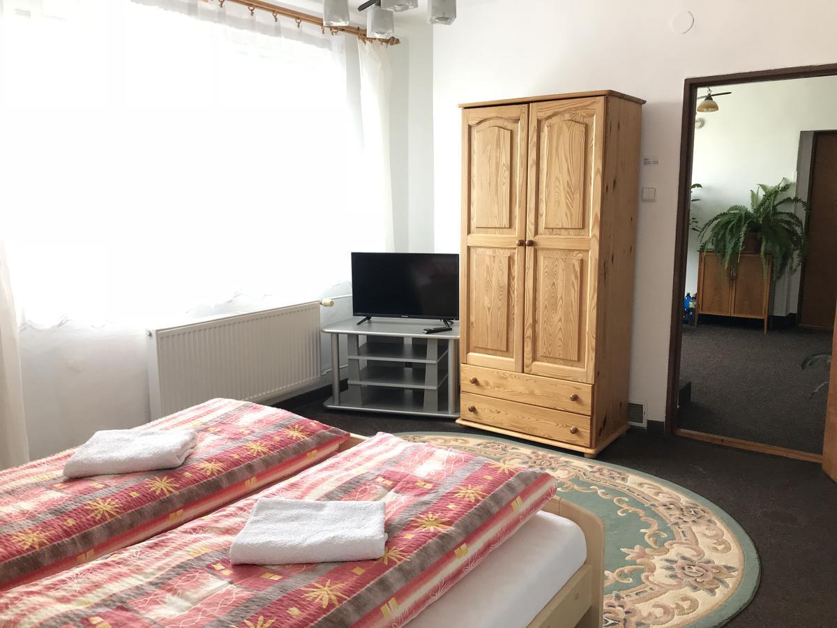 Sunnystreet Guesthouse Стара-Лесна Экстерьер фото